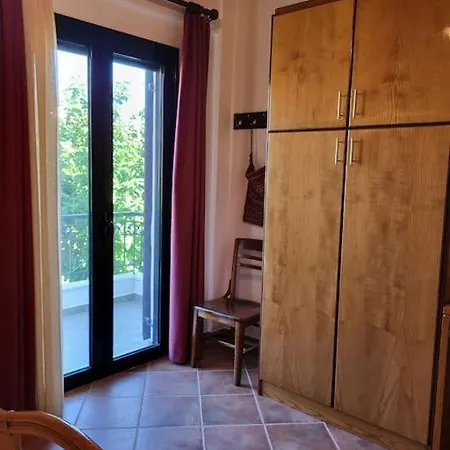 παραδοσιακό αρχοντικό με τζάκι *