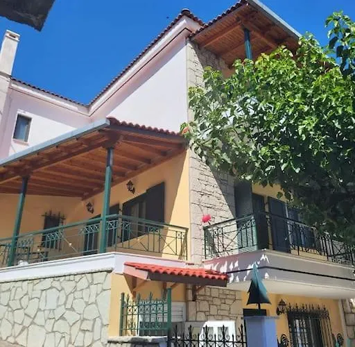 παραδοσιακό αρχοντικό με τζάκι *