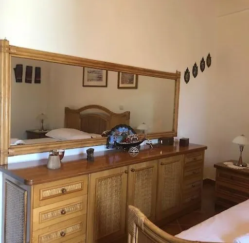 παραδοσιακό αρχοντικό με τζάκι דירה