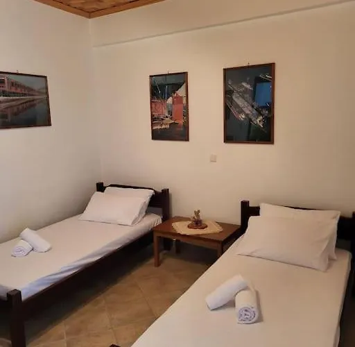 παραδοσιακό αρχοντικό με τζάκι דירה *